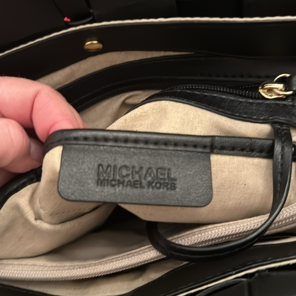Michael Kors black basket weave bag w/removable canvas tri section insert (OLCC) - Picture 16 of 17